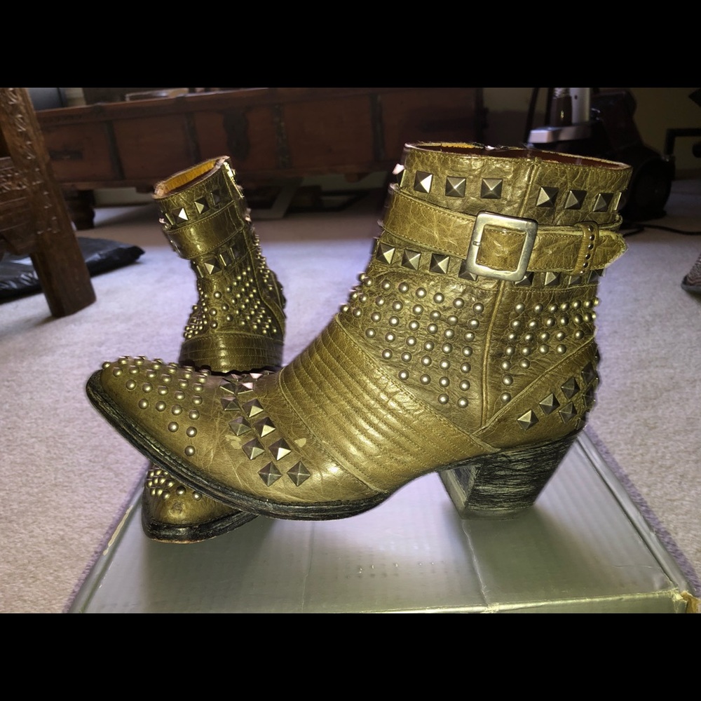 Old Gringo short, studded boot